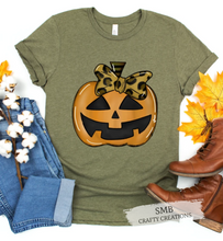 Load image into Gallery viewer, Leopard Bow Pumpkin
